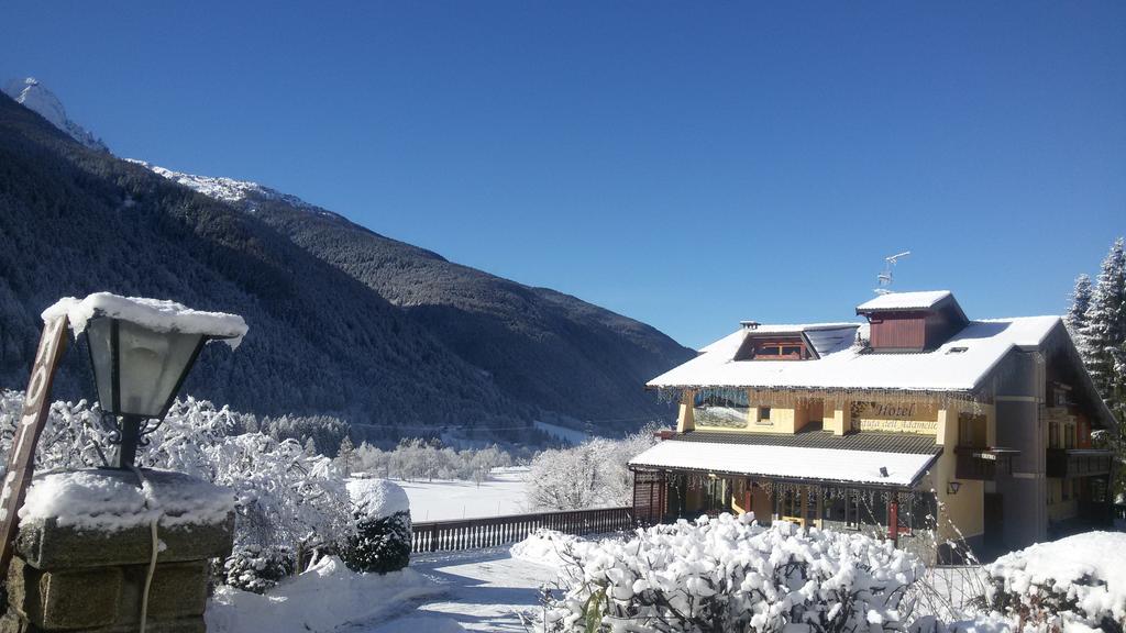 Hotel Veduta Dell'Adamello Temù Exterior foto