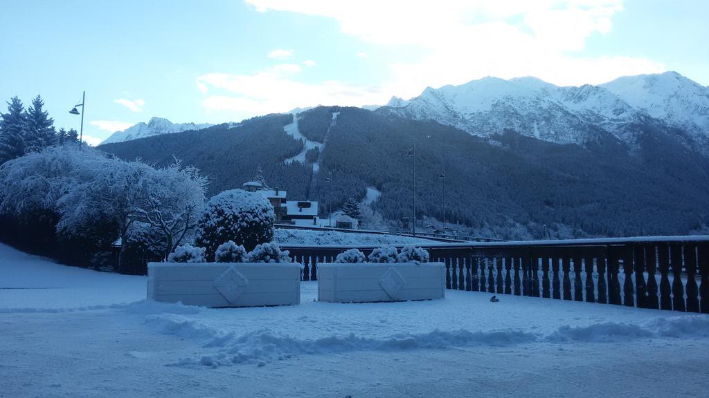 Hotel Veduta Dell'Adamello Temù Exterior foto