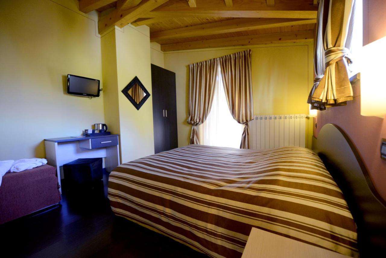 Hotel Veduta Dell'Adamello Temù Exterior foto